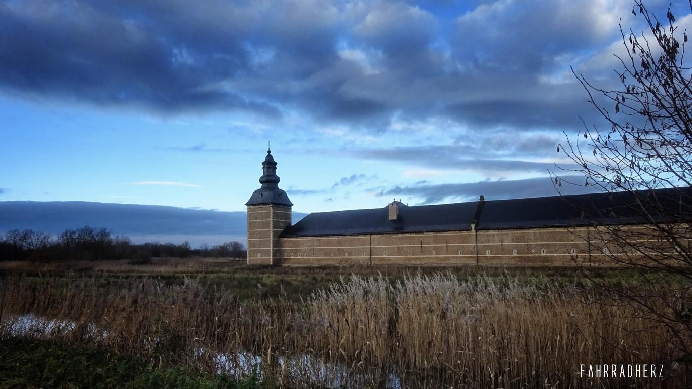 Tour Belgien Fietsen door het water