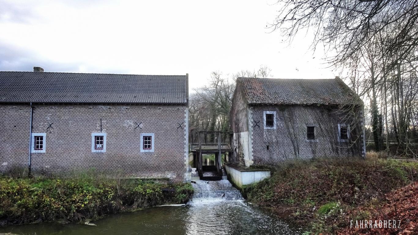Tour Belgien Fietsen door het water