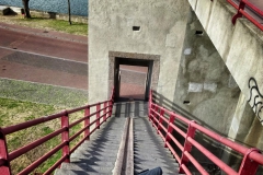 125